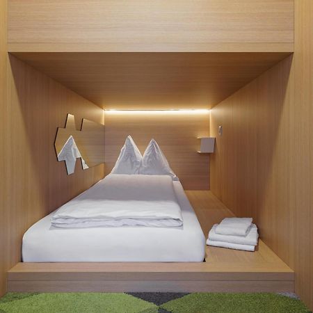 The Lab Capsule Hotel Thun Exterior foto